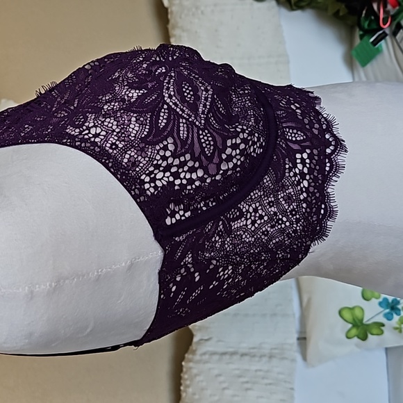 Victoria's Secret Very Sexy Unlined Plunge High Neck Purple Lace Bra 36DD NWOT - Picture 3 of 8